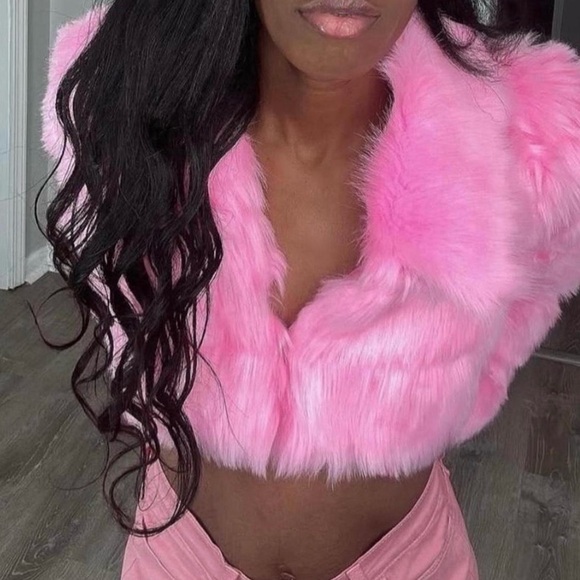 Bright pink fur crop jacket - Picture 2 of 4